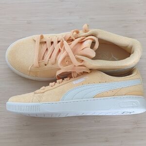 Puma Women's Sneakers in Peach and White